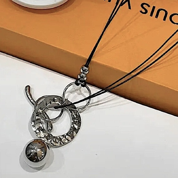 Vintage Boho Geometric Silver Necklace, Hammered, Spherical, Drop Ball, Ethnic - Picture 3 of 7